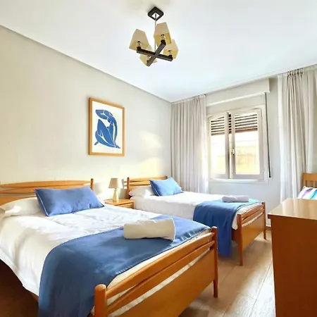 Tranquilo Cerca Del Casco Viejo De Apartamento *